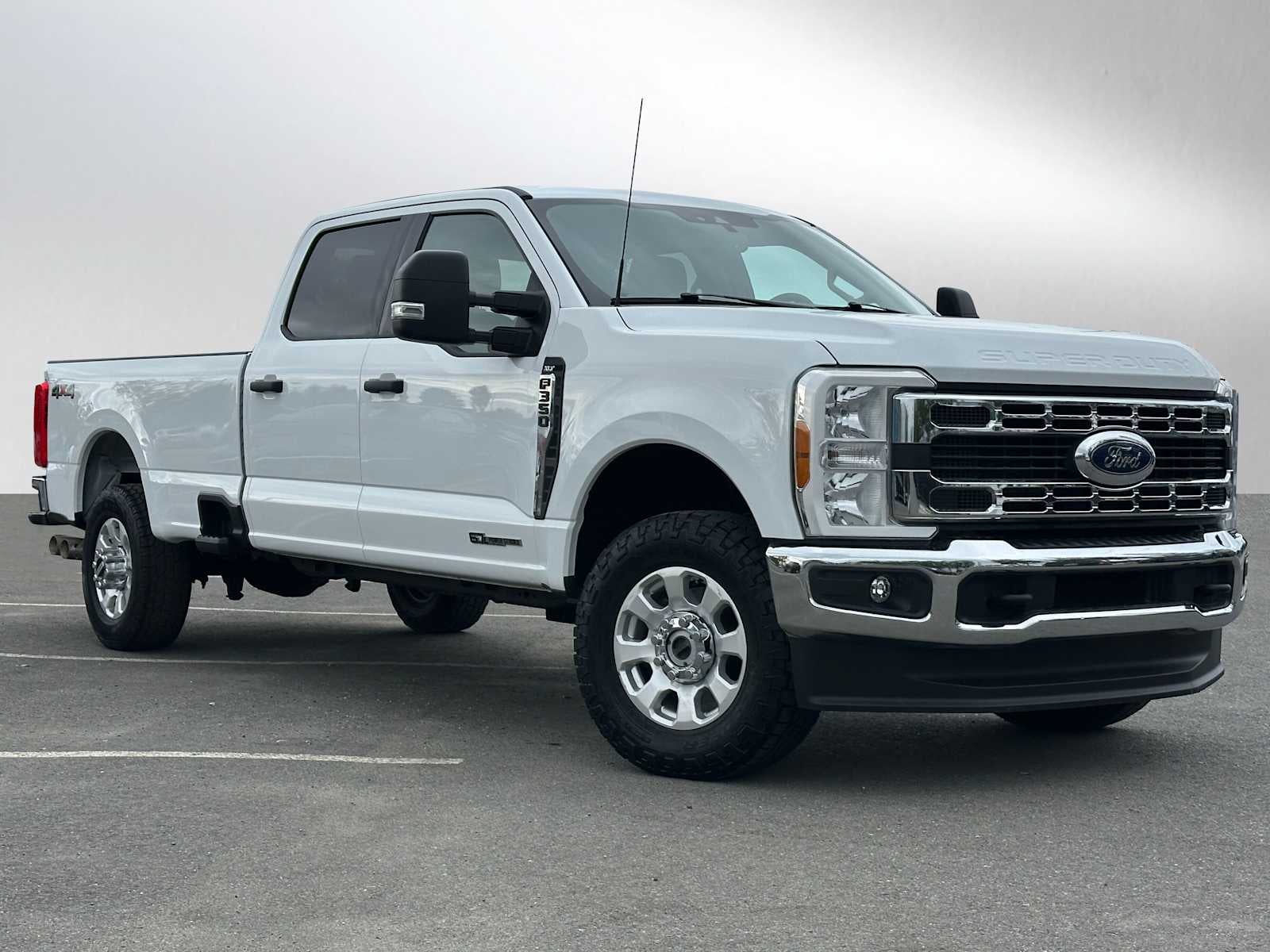 2023 Ford Super Duty F-350 SRW XLT
