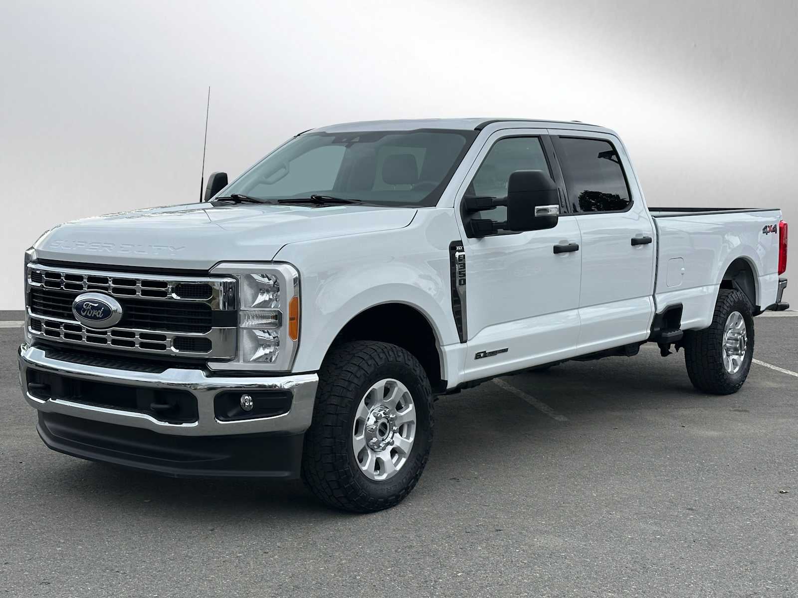 2023 Ford Super Duty F-350 SRW XLT