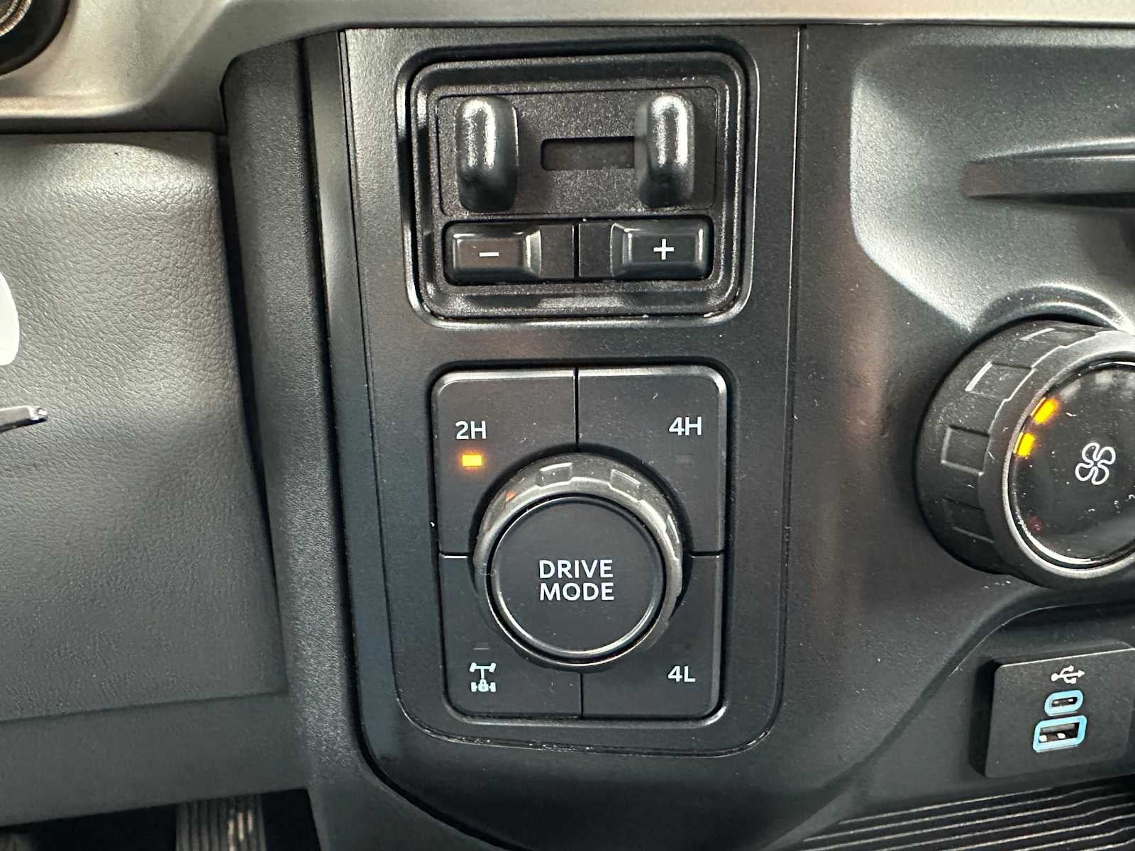 2023 Ford Super Duty F-350 SRW XLT