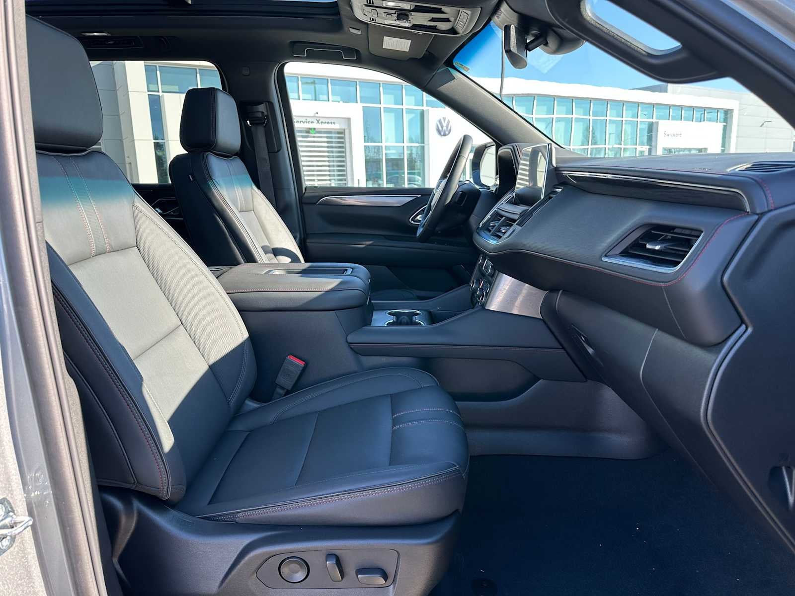 2024 Chevrolet Suburban RST