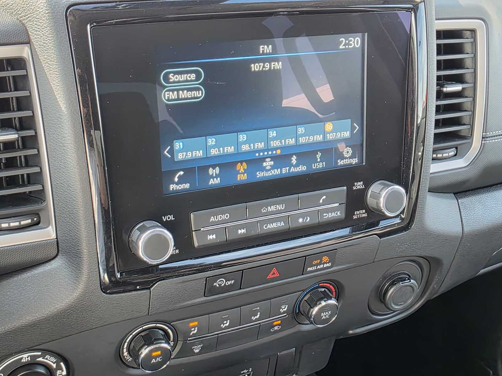 2024 Nissan Frontier SV