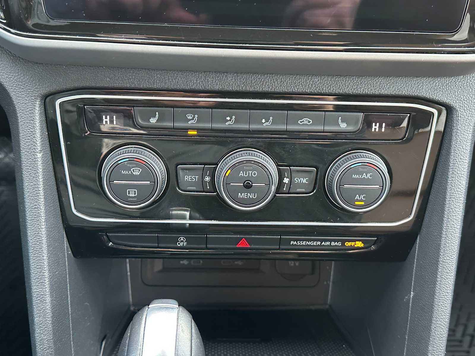 2022 Volkswagen Atlas 3.6L V6 SE w/Technology