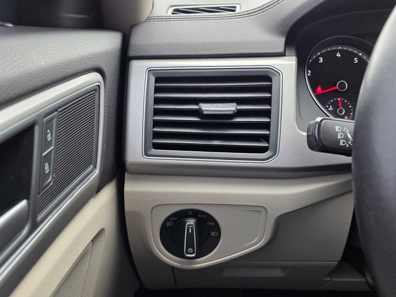 2019 Volkswagen Atlas 3.6L V6 SE w/Technology