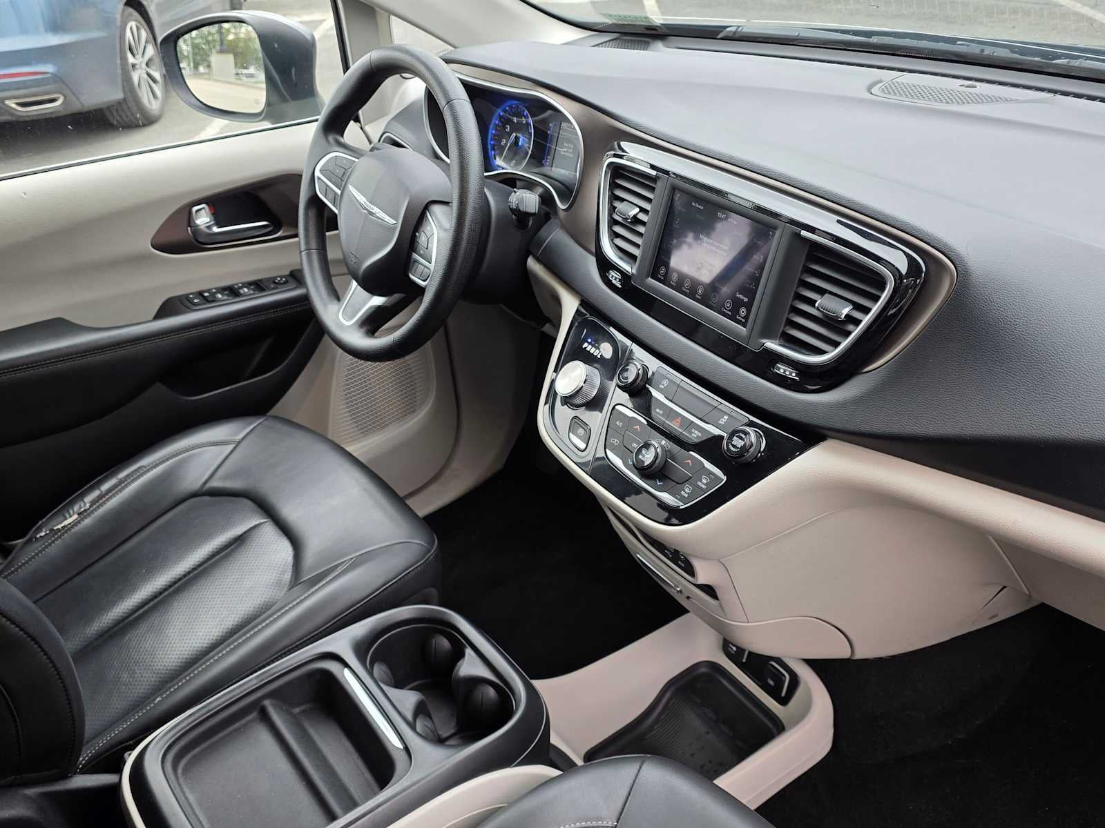 2020 Chrysler Voyager LXI
