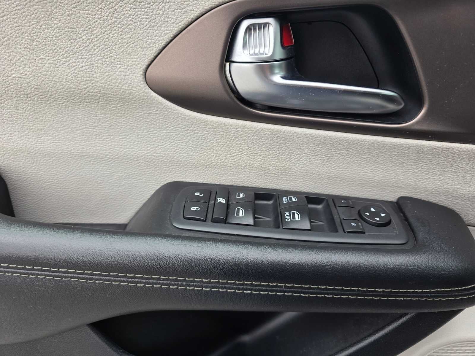 2020 Chrysler Voyager LXI