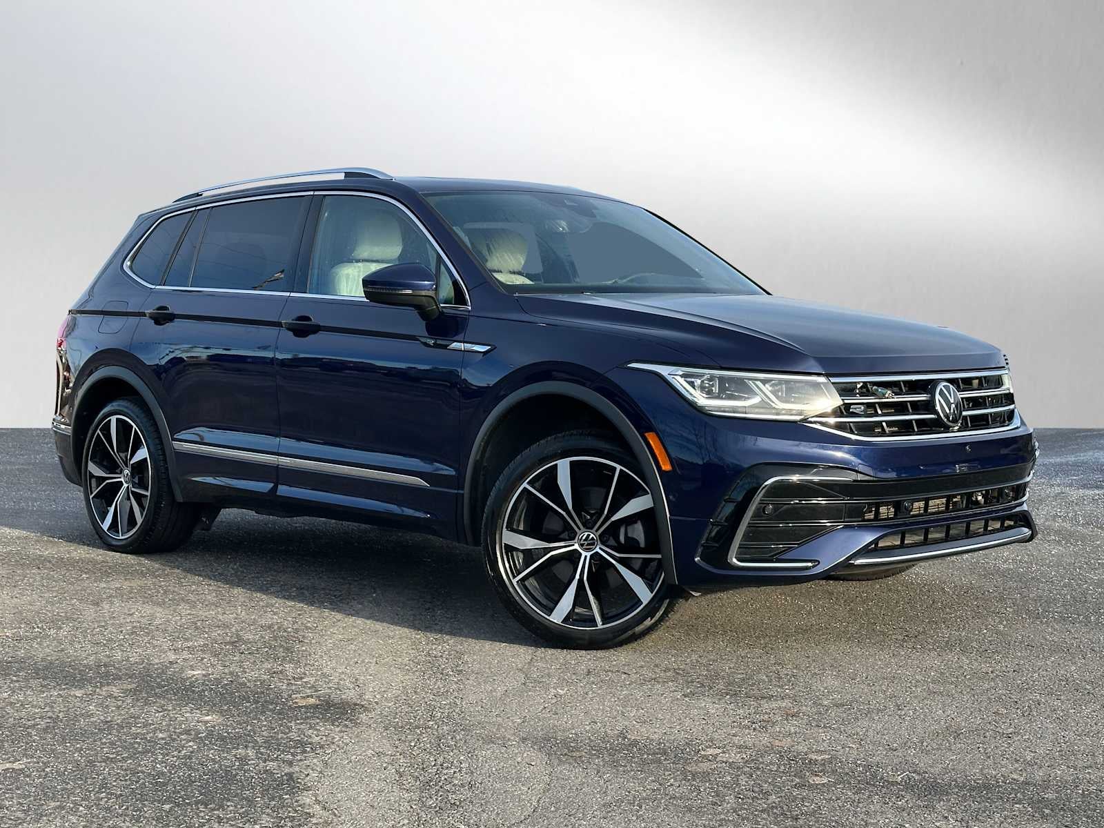 2022 Volkswagen Tiguan SEL R-Line