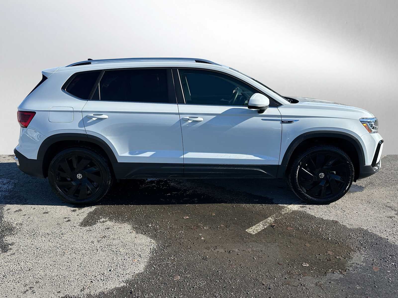 2024 Volkswagen Taos SEL