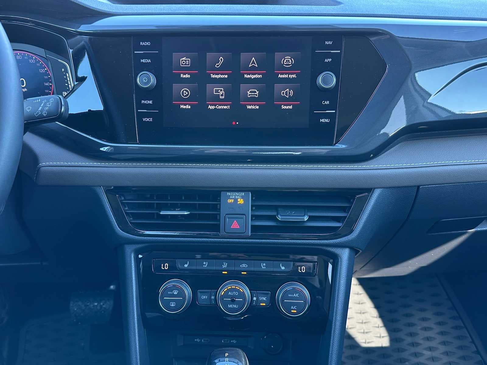 2024 Volkswagen Taos SEL