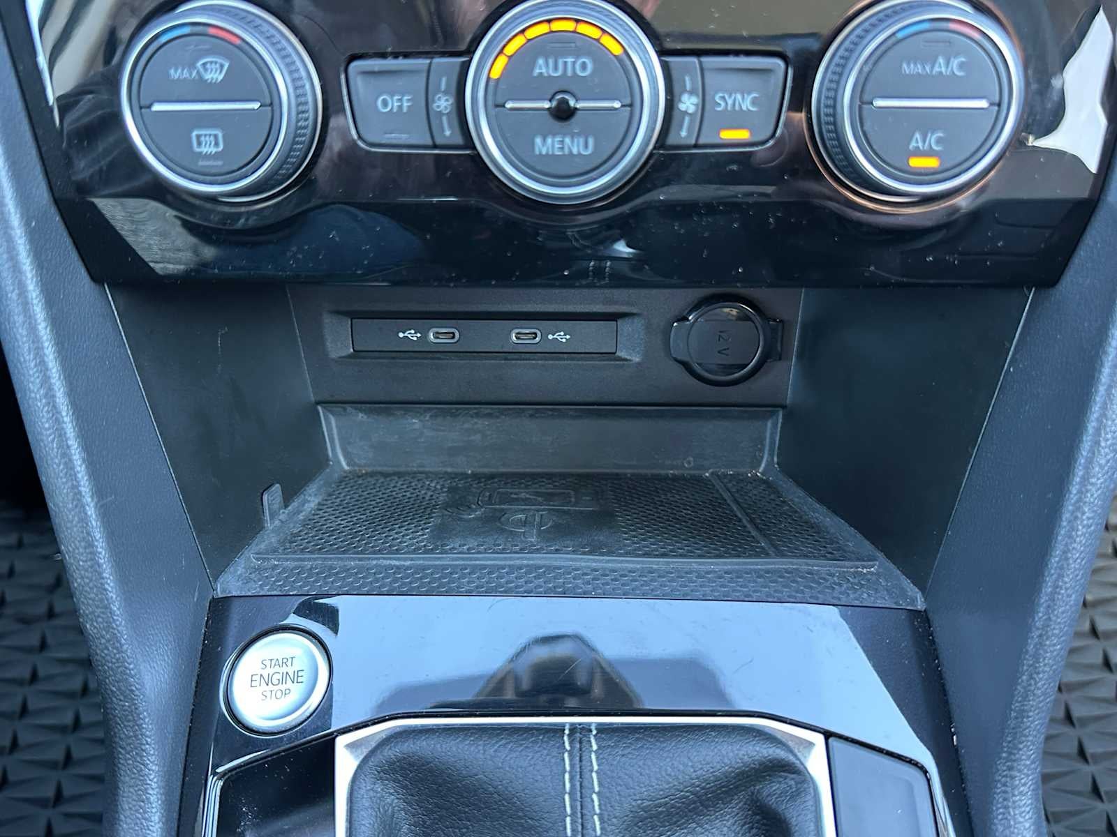 2024 Volkswagen Taos SEL