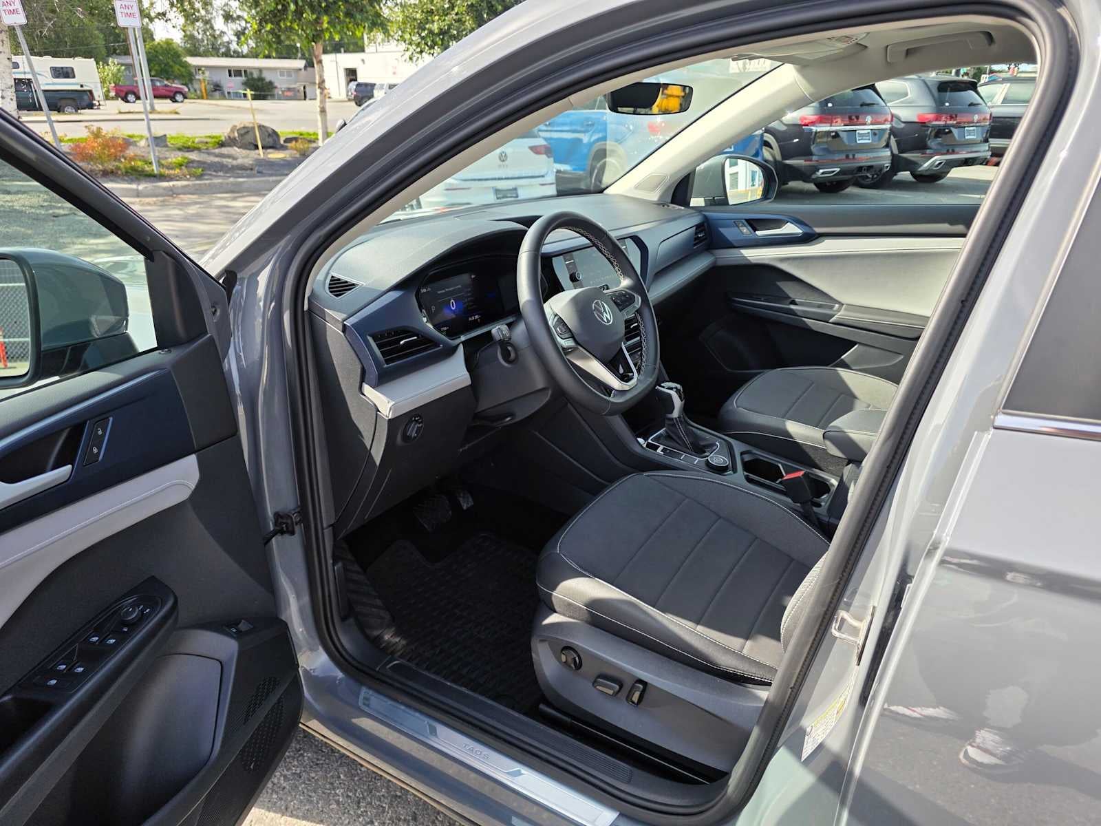 2024 Volkswagen Taos SE