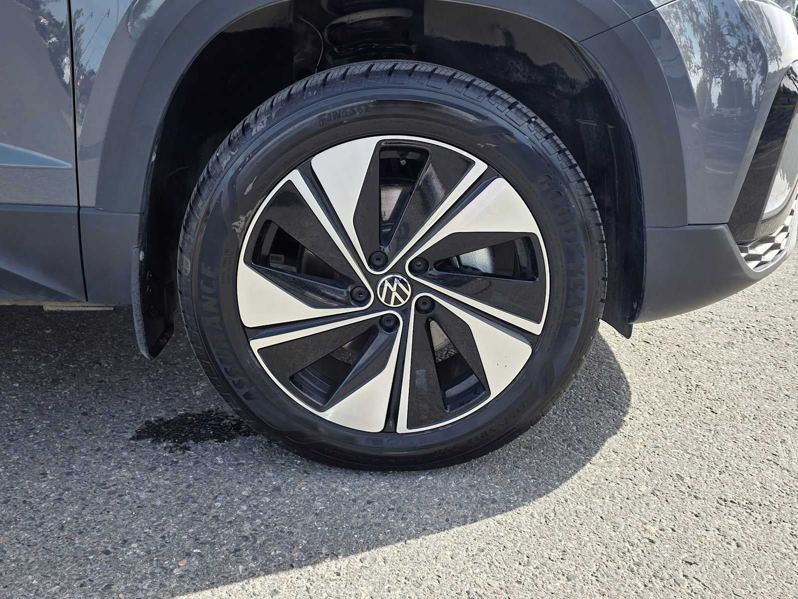 2024 Volkswagen Taos SE