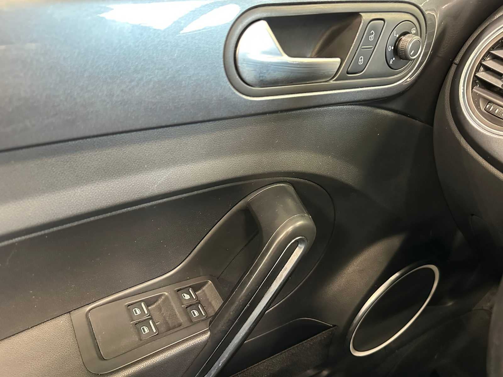 2018 Volkswagen Beetle Convertible Coast