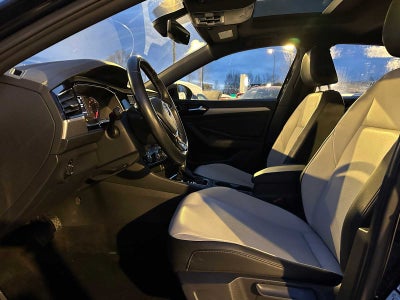 2019 Volkswagen Jetta R-Line