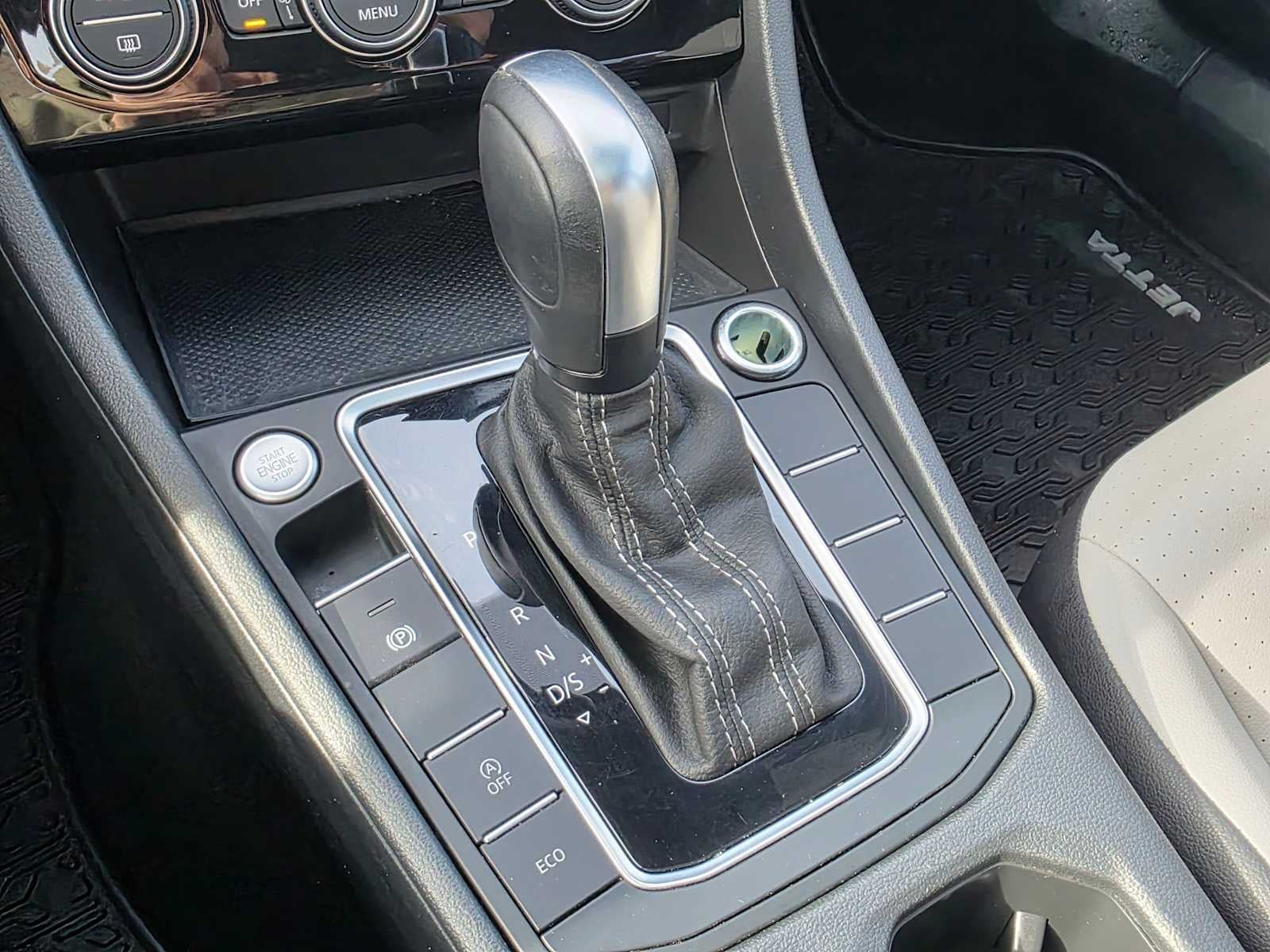 2021 Volkswagen Jetta R-Line