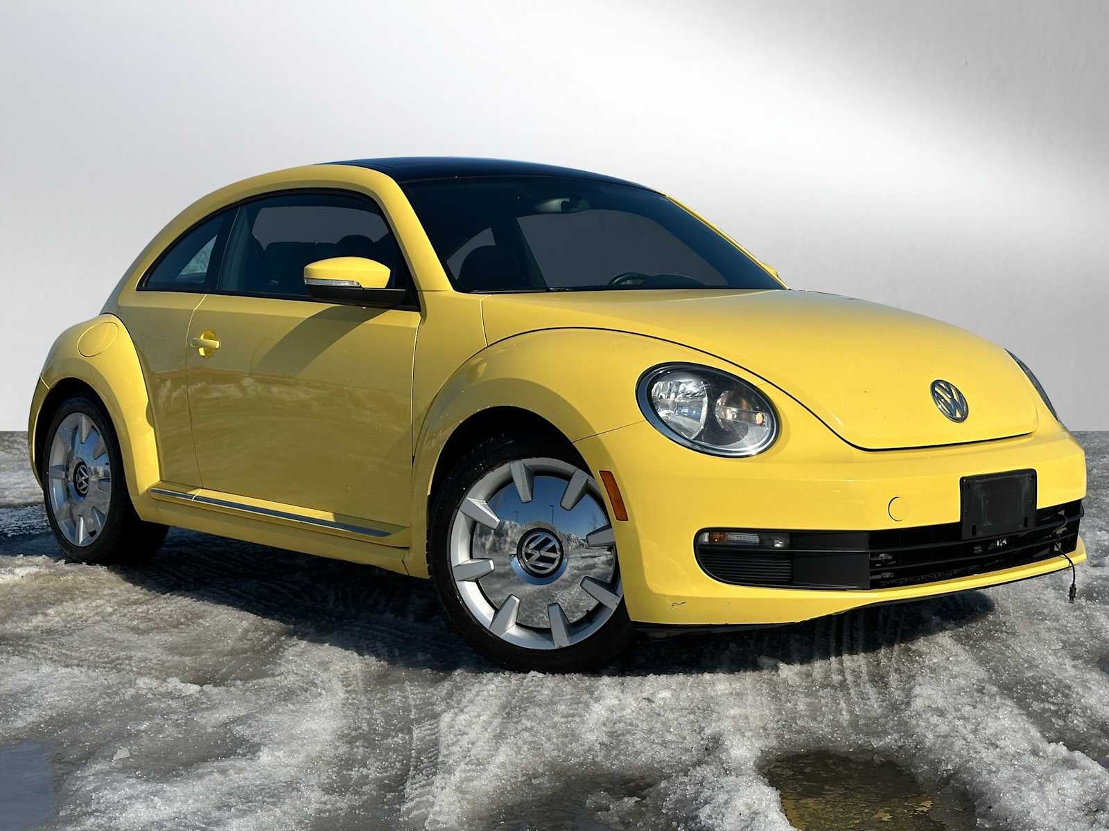 2013 Volkswagen Beetle 2.5L w/Sun