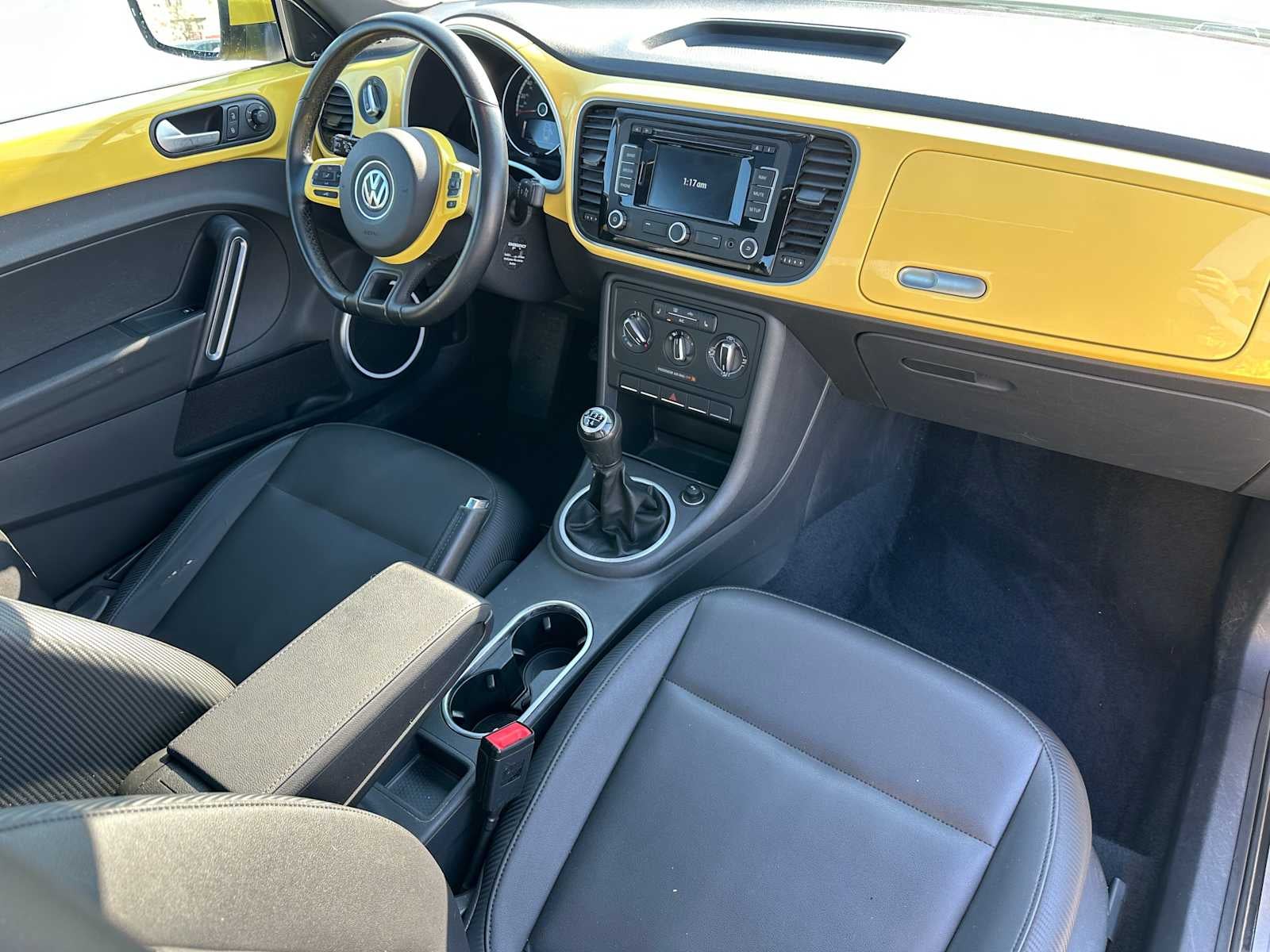 2013 Volkswagen Beetle 2.5L w/Sun