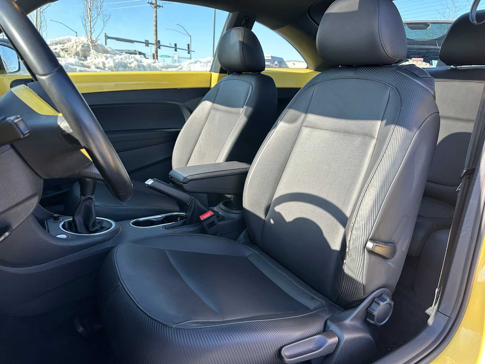 2013 Volkswagen Beetle 2.5L w/Sun