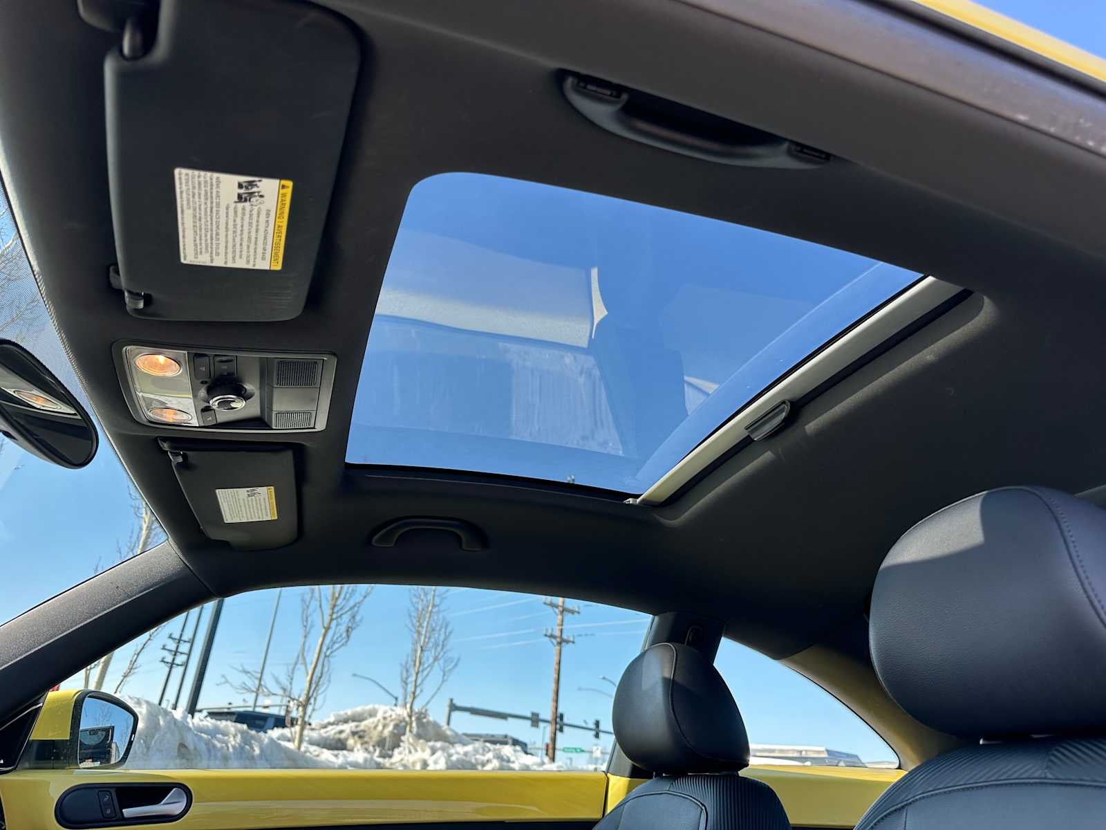 2013 Volkswagen Beetle 2.5L w/Sun