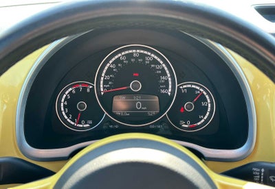 2013 Volkswagen Beetle 2.5L w/Sun