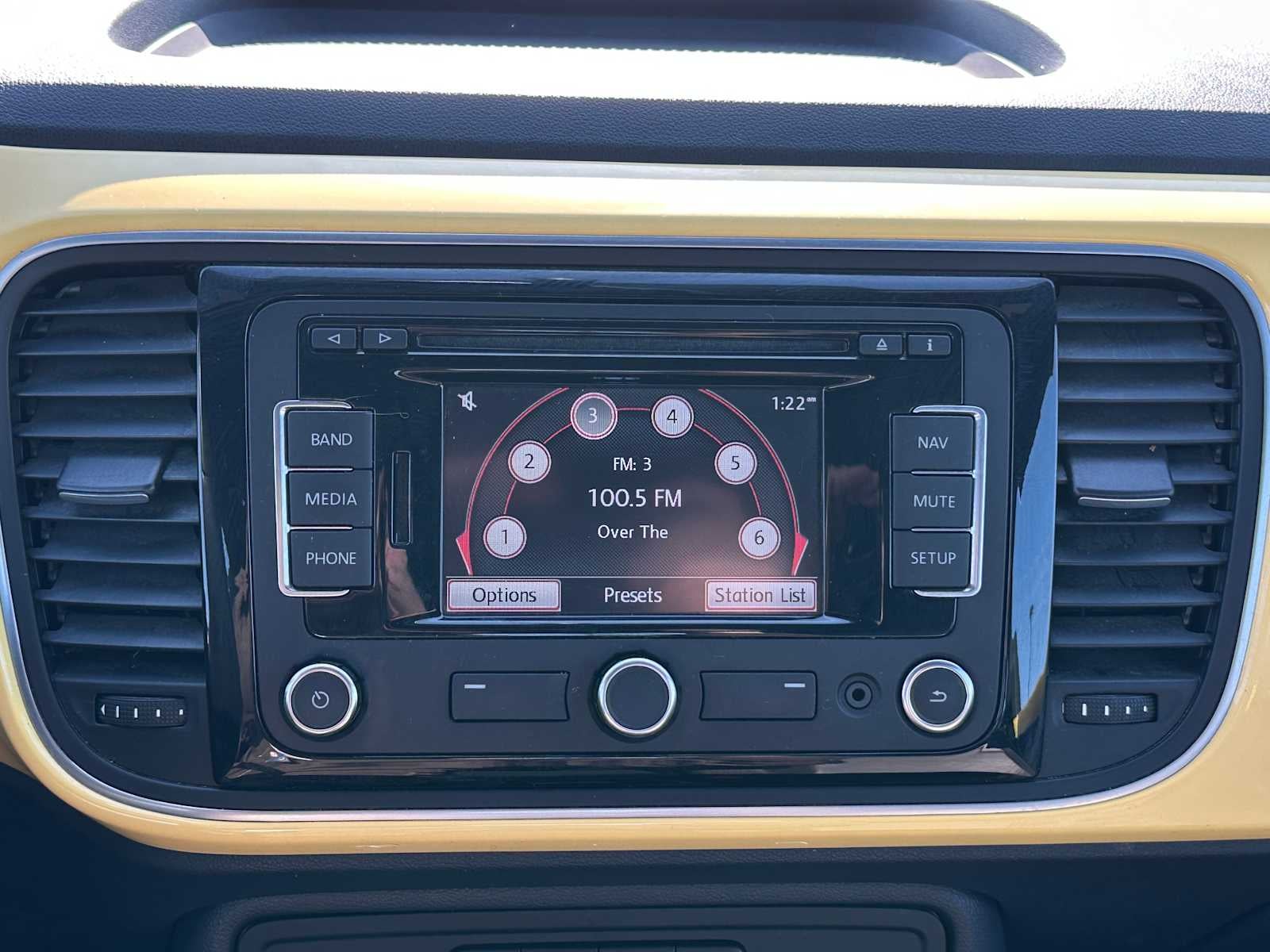 2013 Volkswagen Beetle 2.5L w/Sun