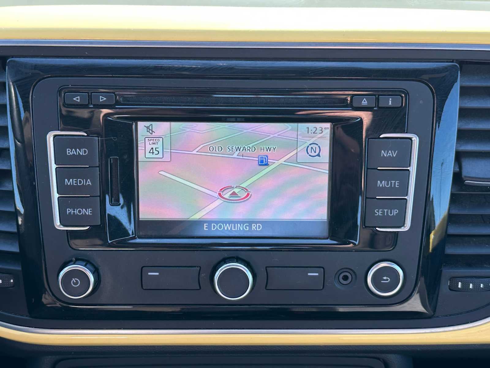 2013 Volkswagen Beetle 2.5L w/Sun