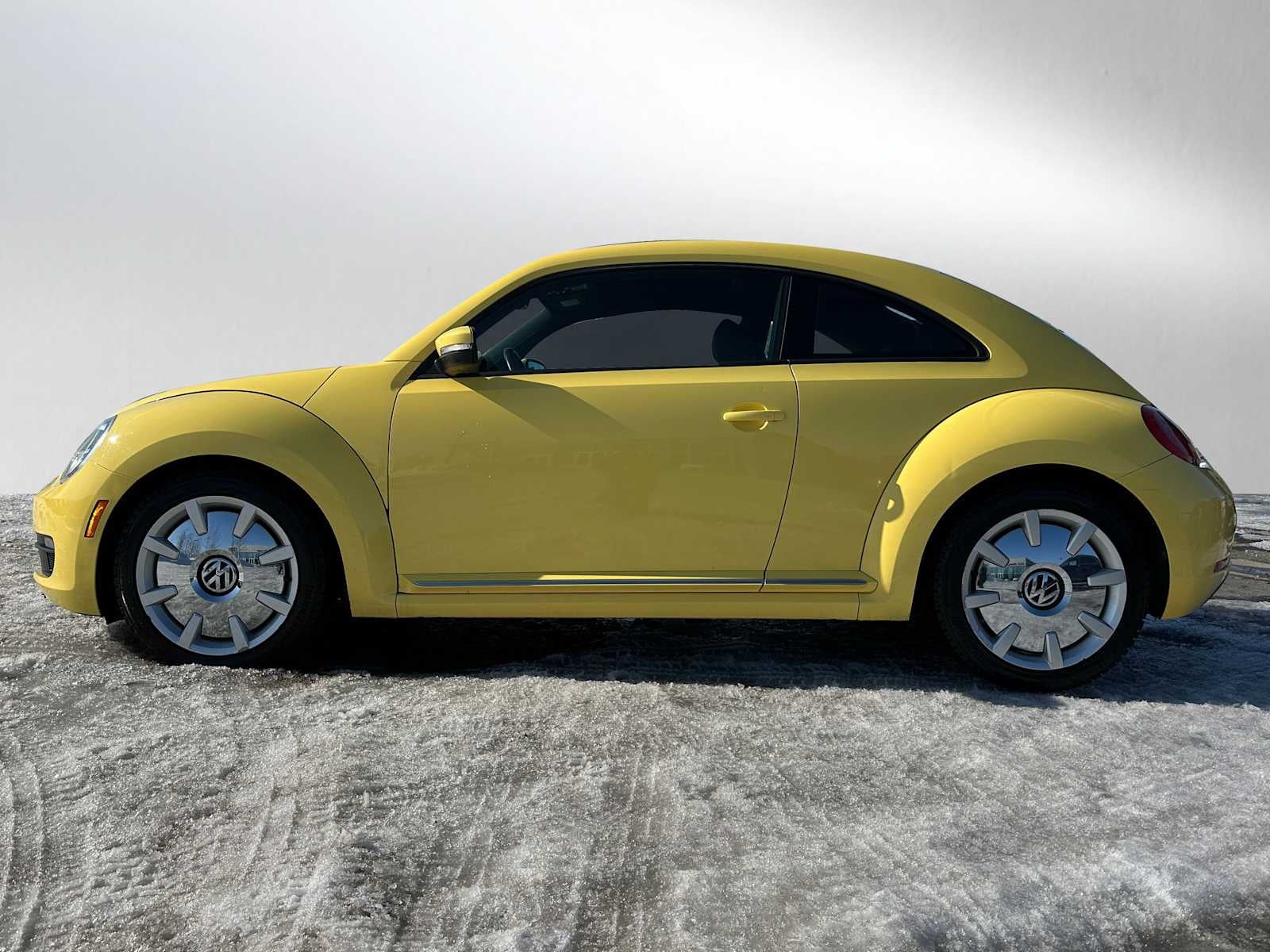 2013 Volkswagen Beetle 2.5L w/Sun