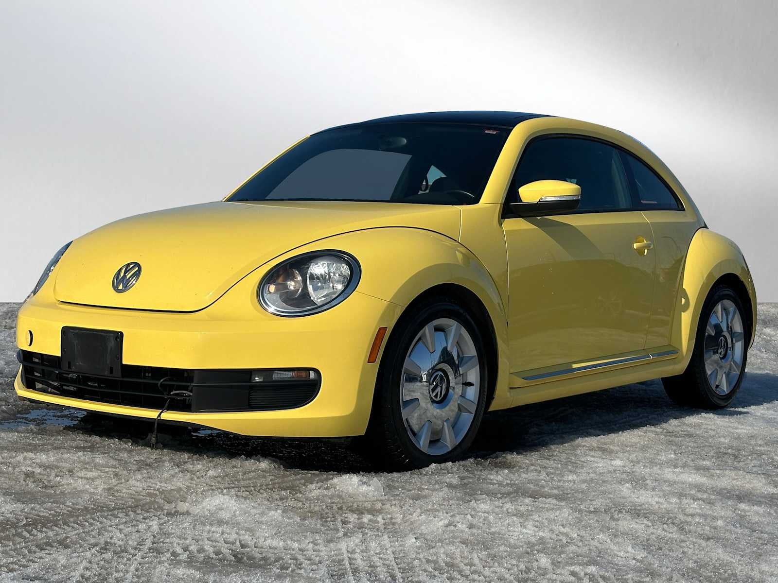 2013 Volkswagen Beetle 2.5L w/Sun
