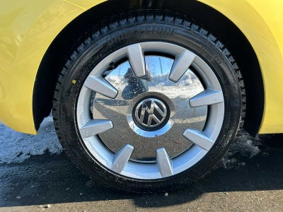 2013 Volkswagen Beetle 2.5L w/Sun