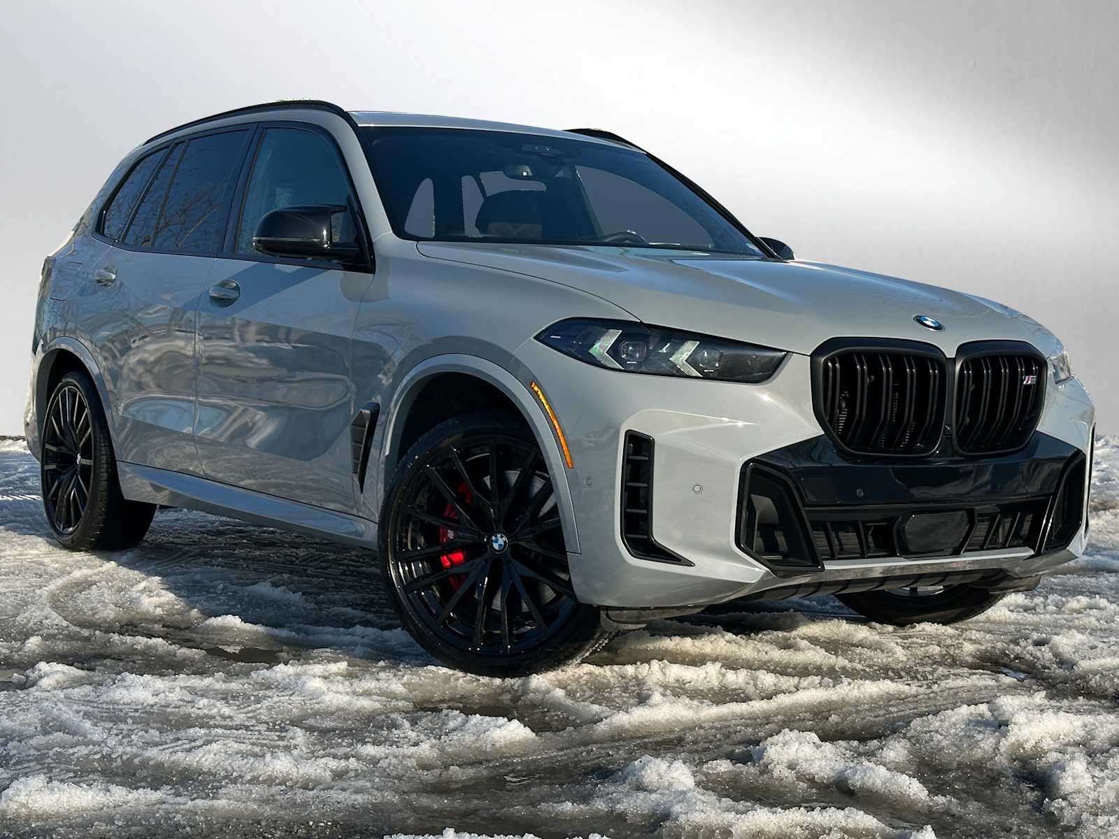 2025 BMW X5 M60i M60i