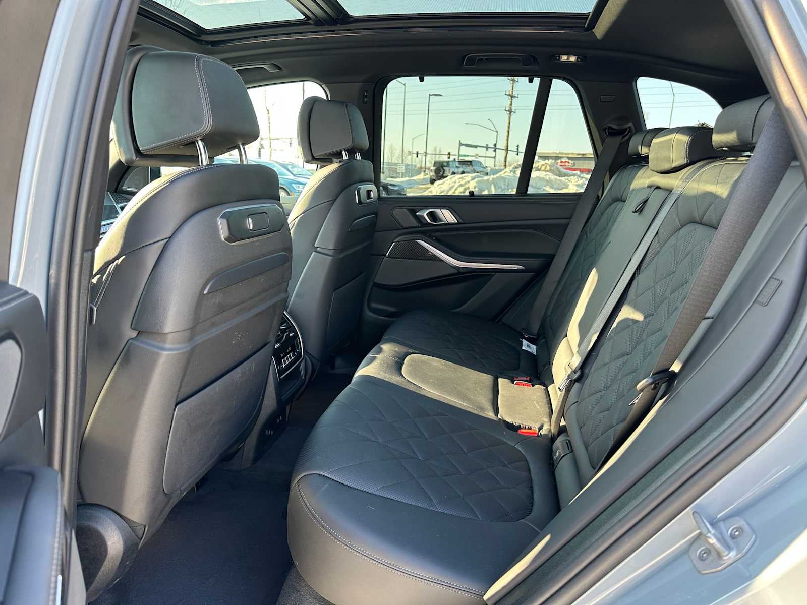 2025 BMW X5 M60i M60i