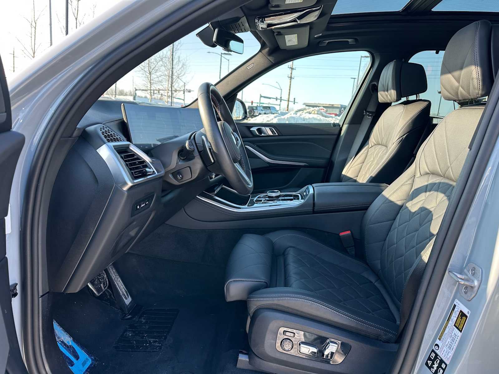 2025 BMW X5 M60i M60i