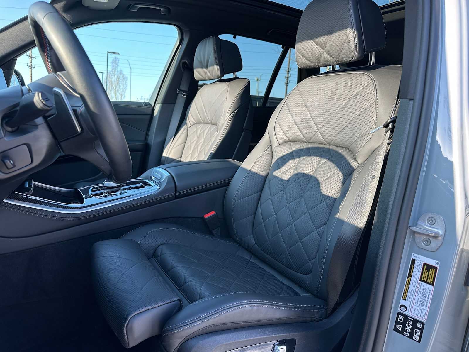 2025 BMW X5 M60i M60i