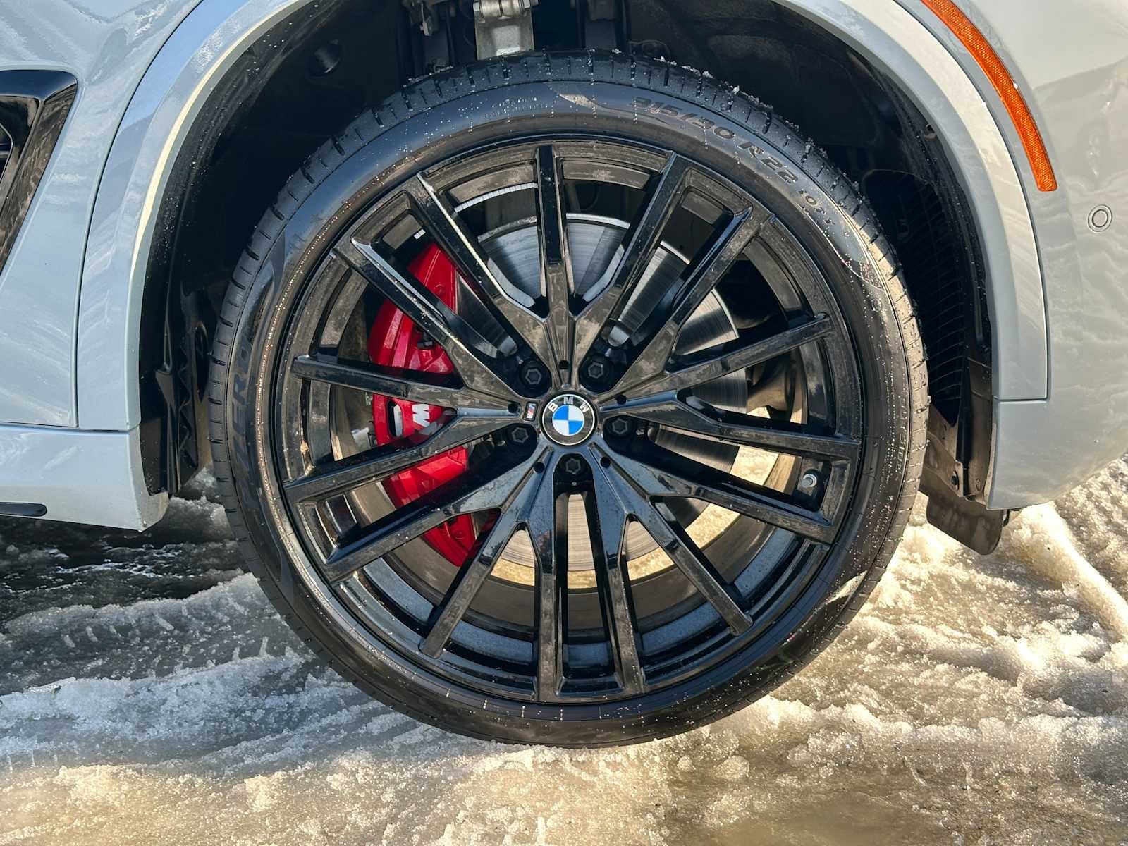 2025 BMW X5 M60i M60i