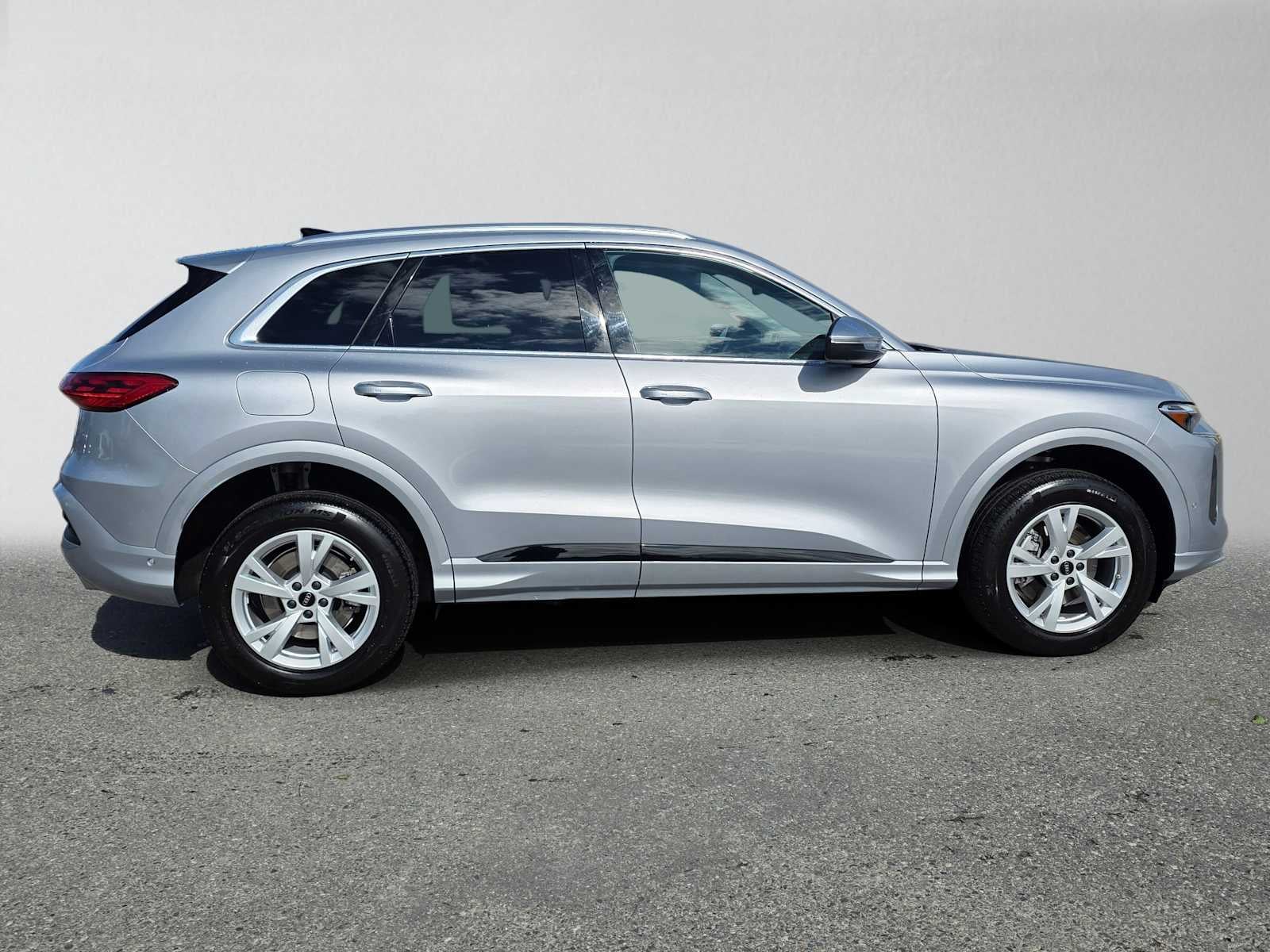 2025 Audi New Q5 Premium