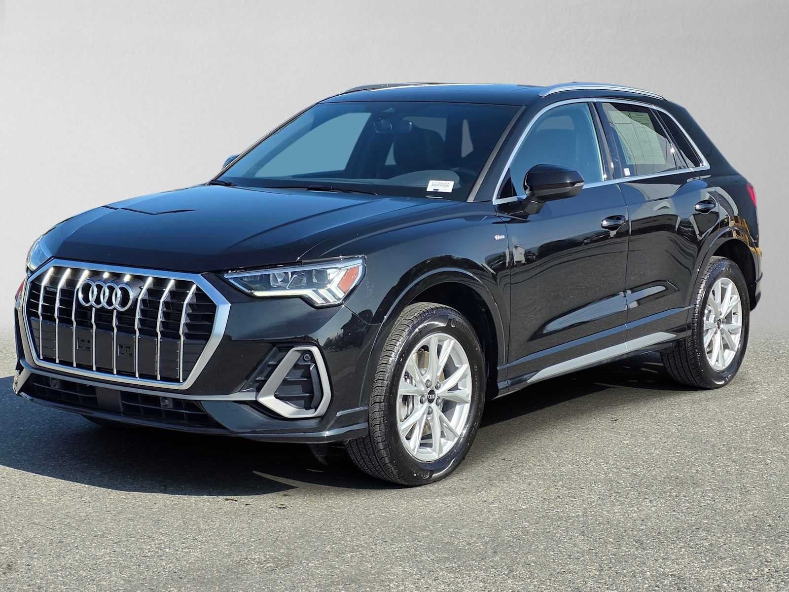 2025 Audi Q3 S line Premium
