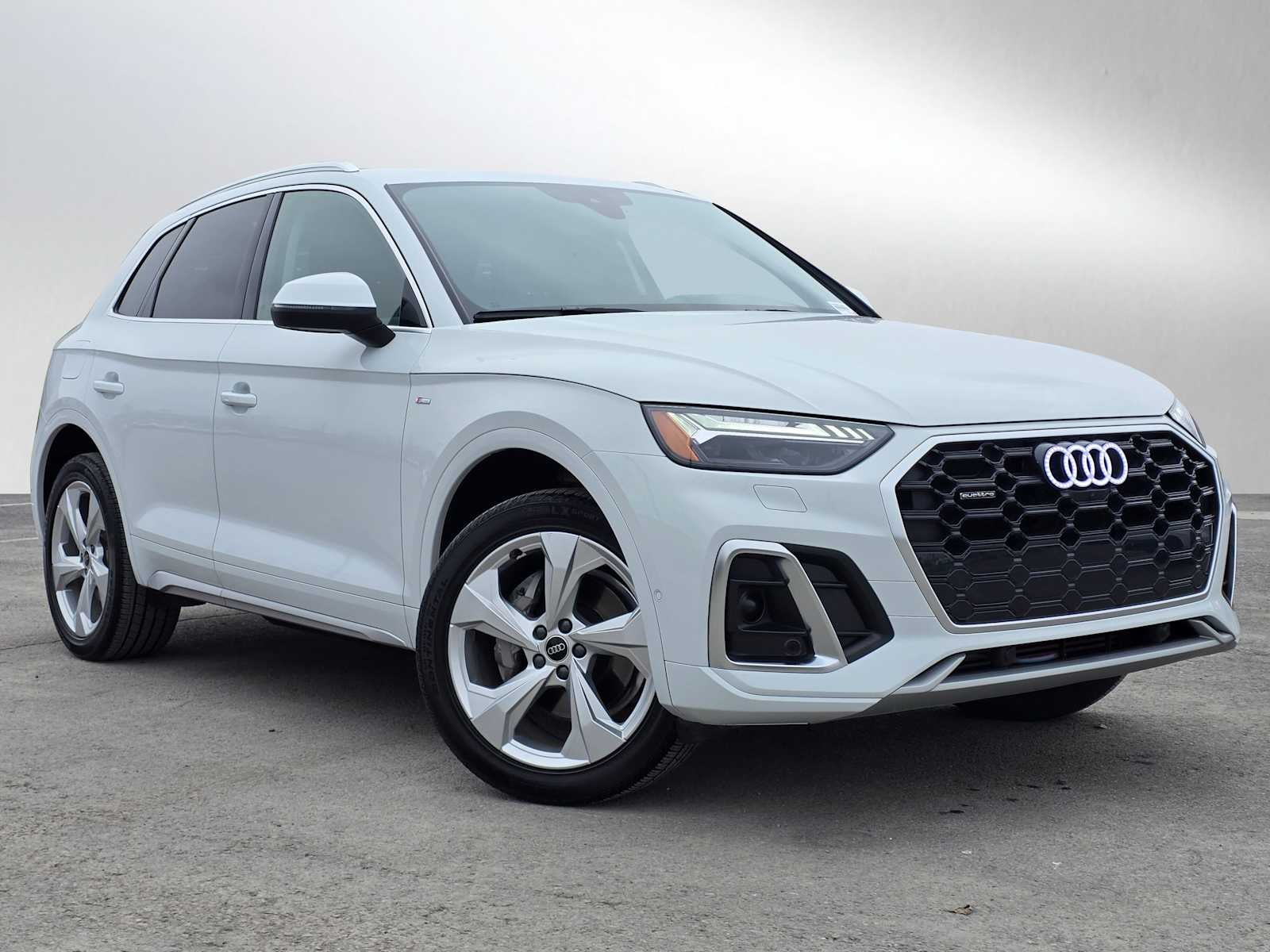 2023 Audi Q5 S line Prestige