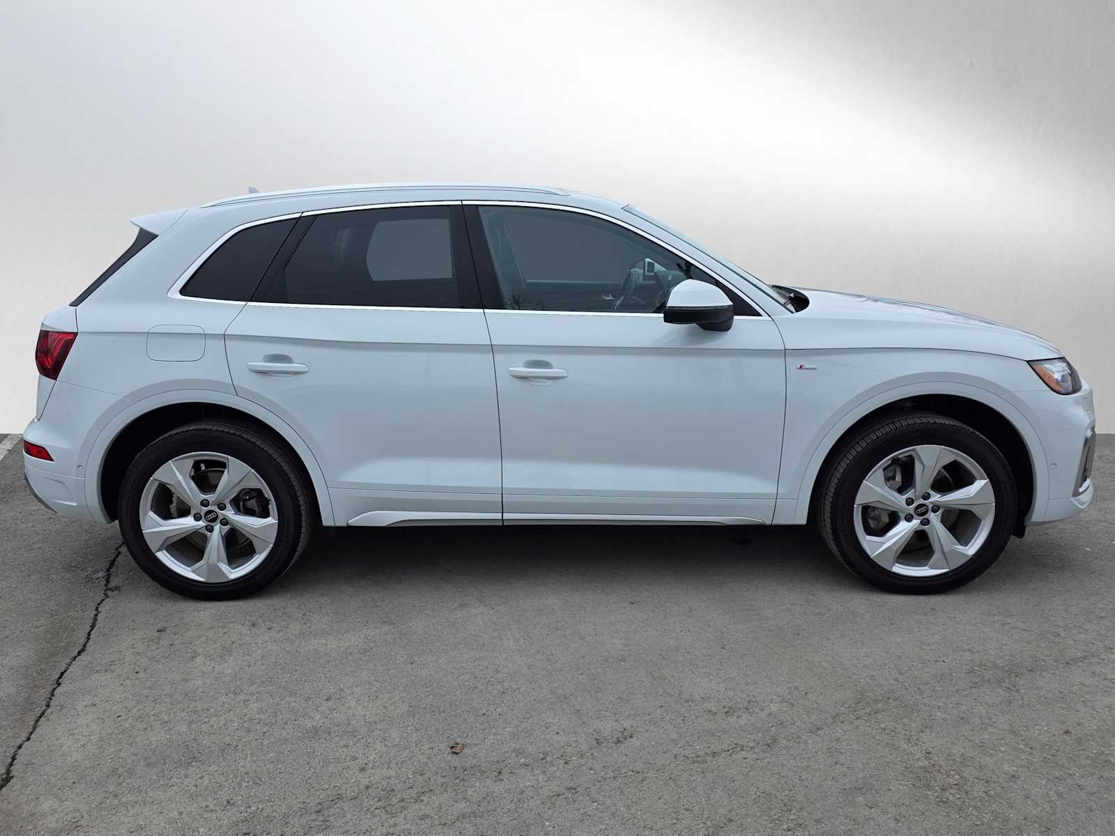 2023 Audi Q5 S line Prestige