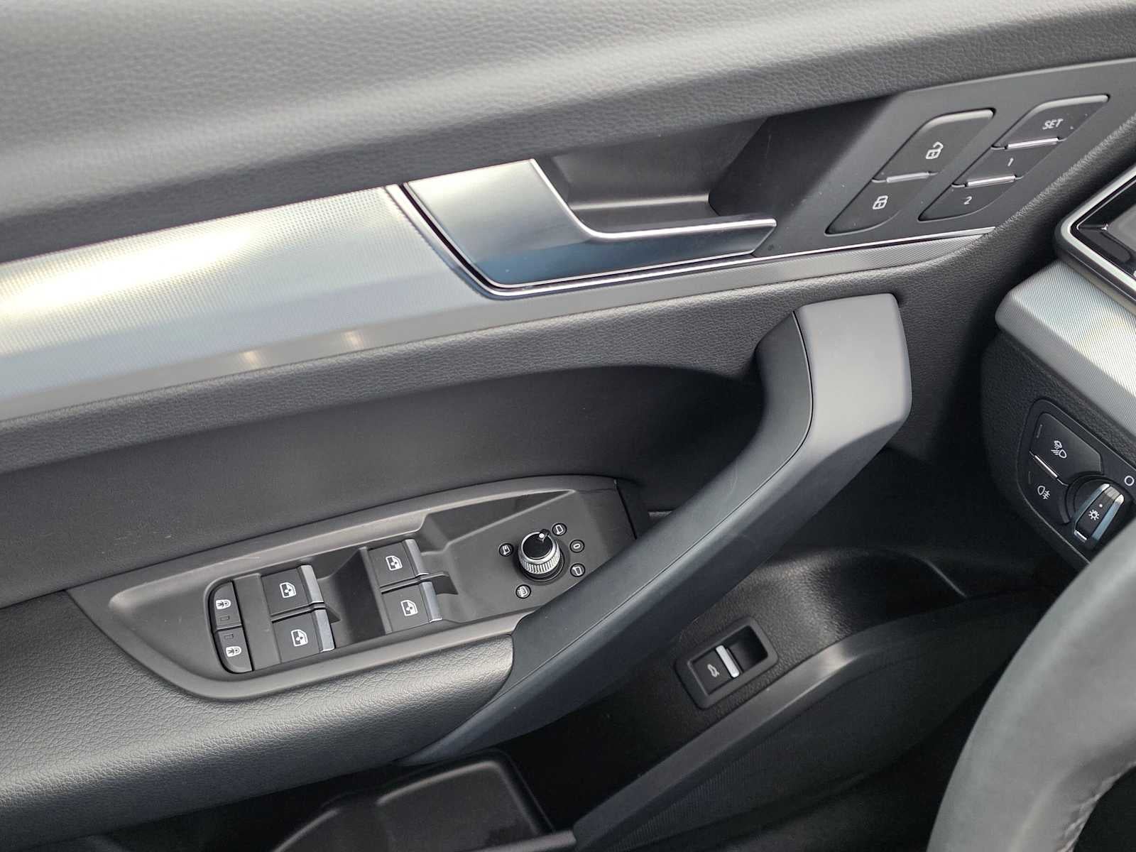 2025 Audi Q5 S line Premium