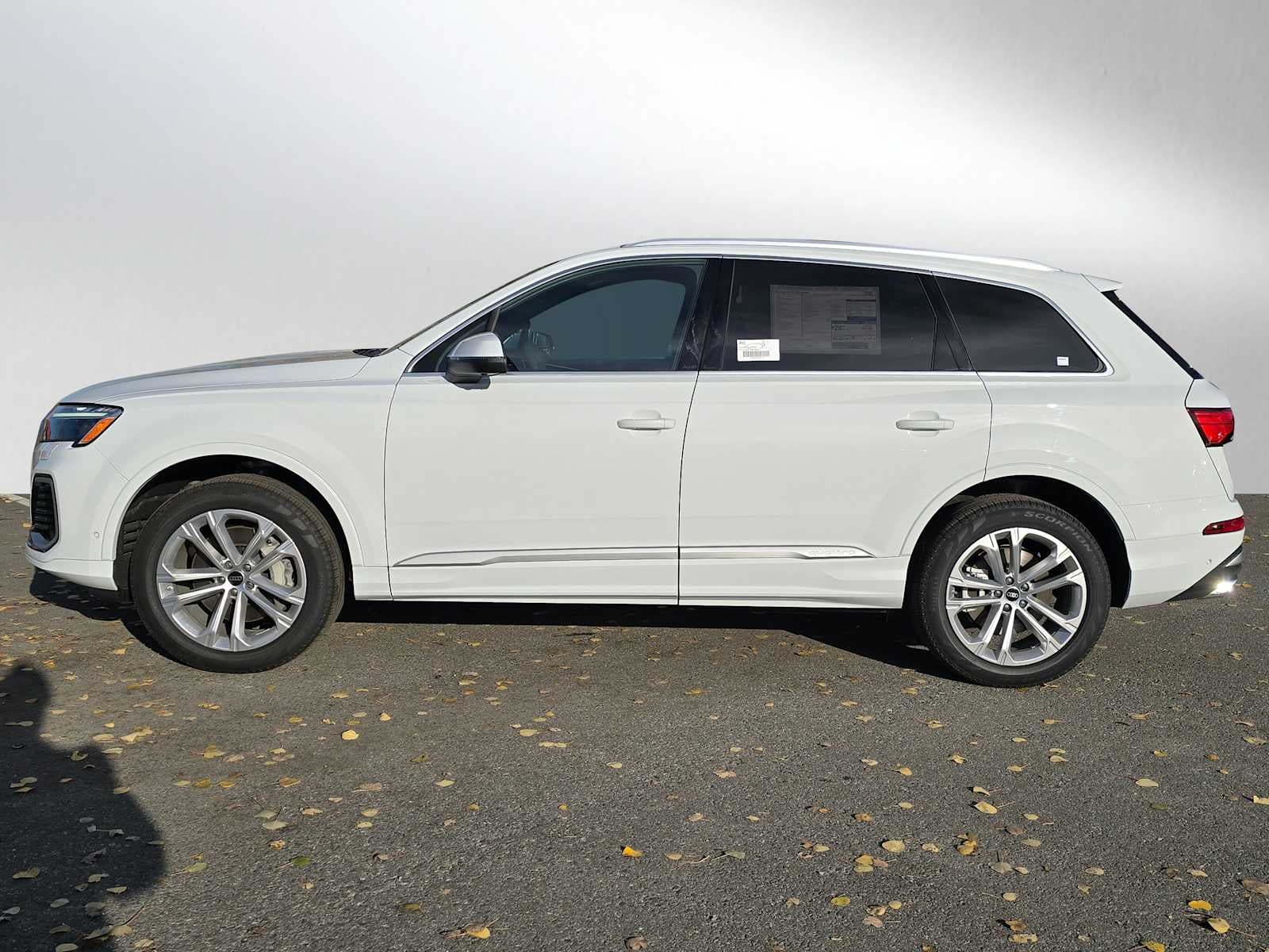 2025 Audi Q7 Base