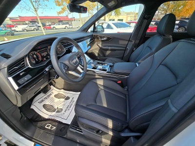 2025 Audi Q7 Base