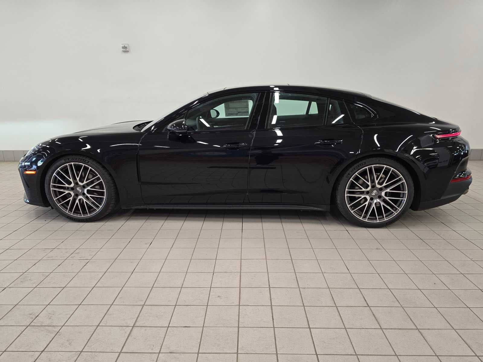 2024 Porsche Panamera Base