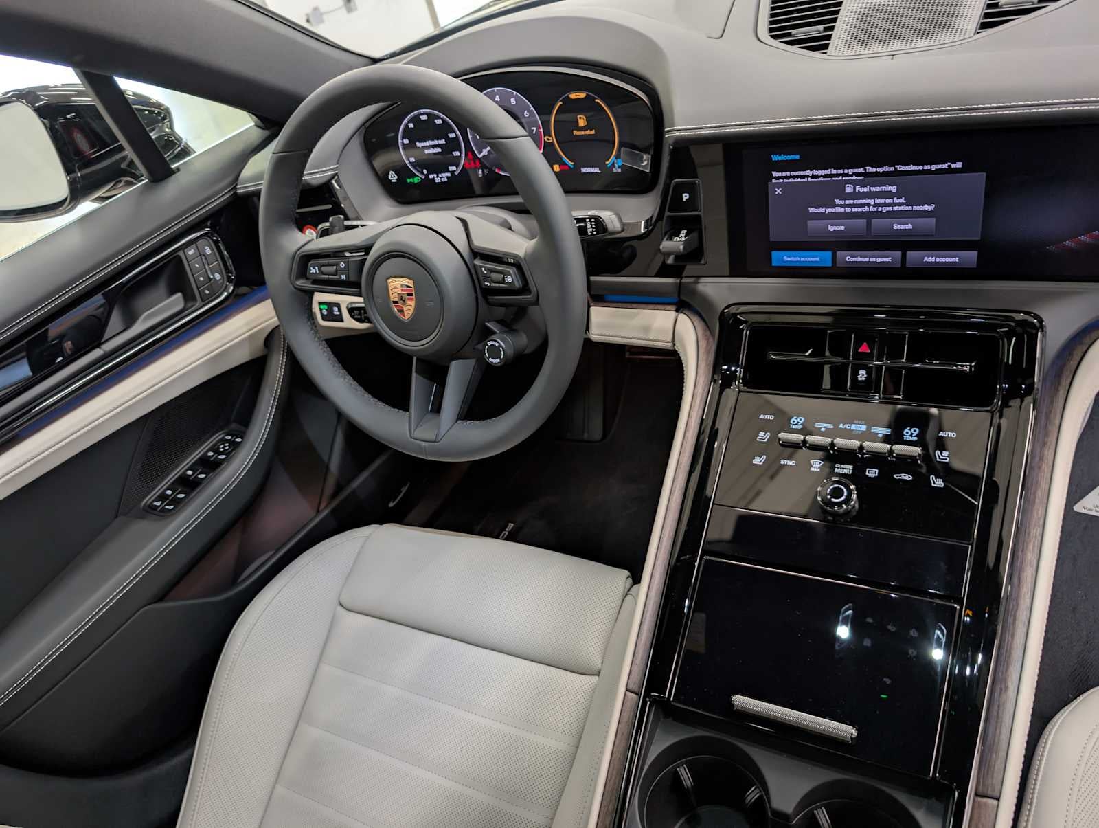 2025 Porsche Panamera 4