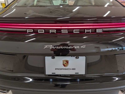2025 Porsche Panamera 4