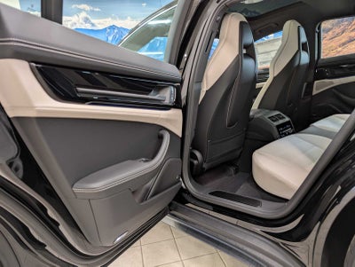 2025 Porsche Panamera 4