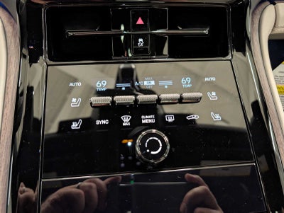 2025 Porsche Panamera 4