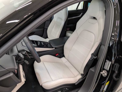 2025 Porsche Panamera 4