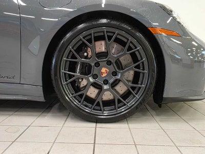 2026 Porsche 911 Carrera 4 GTS