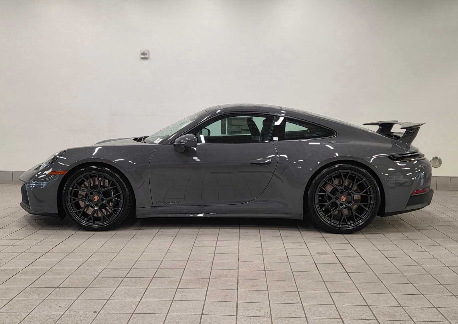 2026 Porsche 911 Carrera 4 GTS