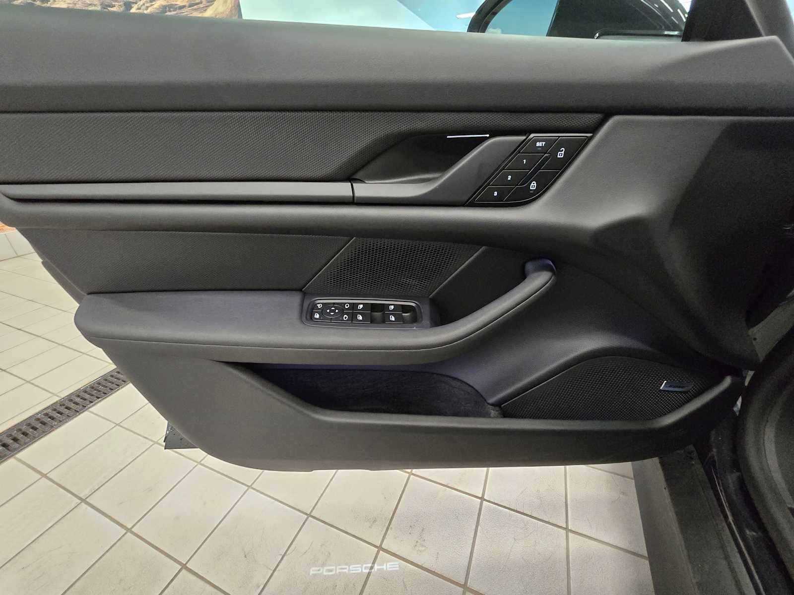 2024 Porsche Taycan 4S