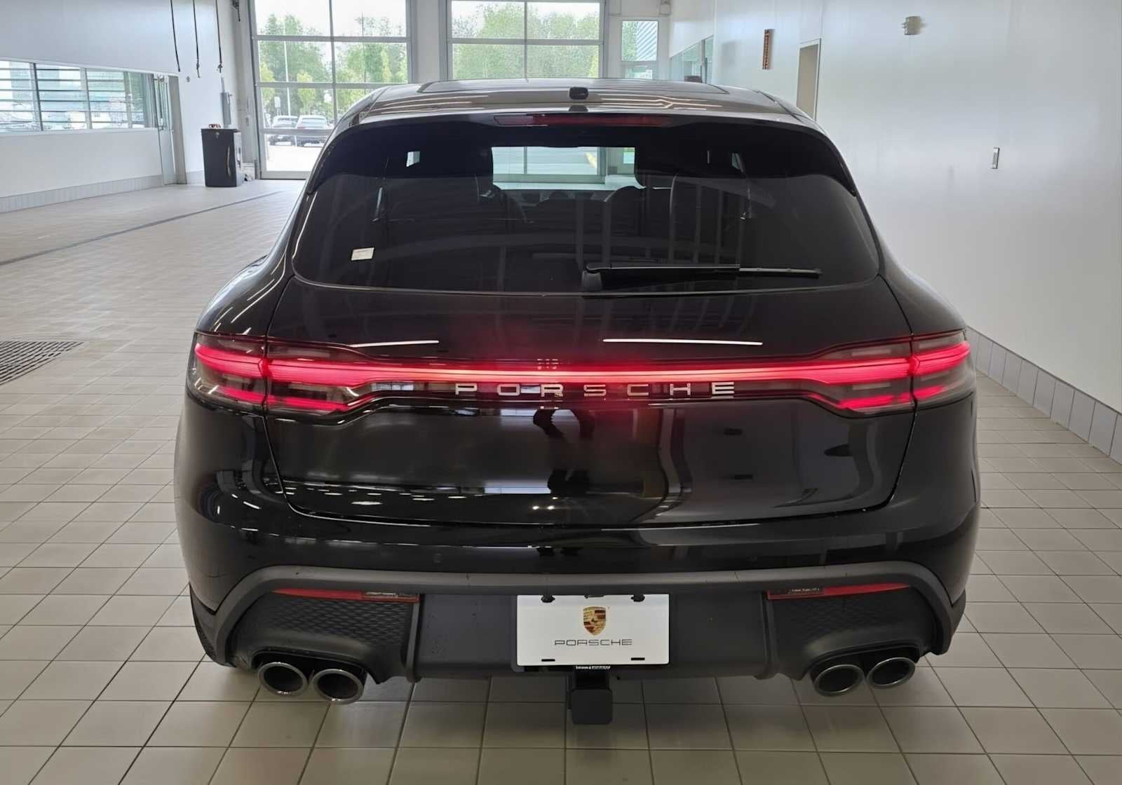 2026 Porsche Macan Macan